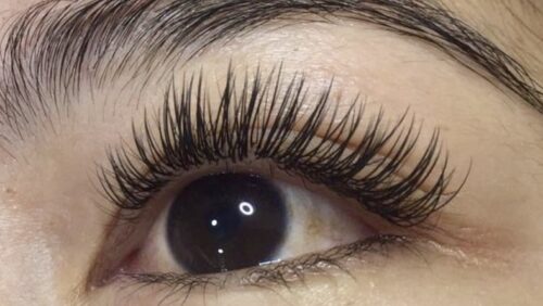 Flat Volume Lash Extensions by Mlash at Vawchoo